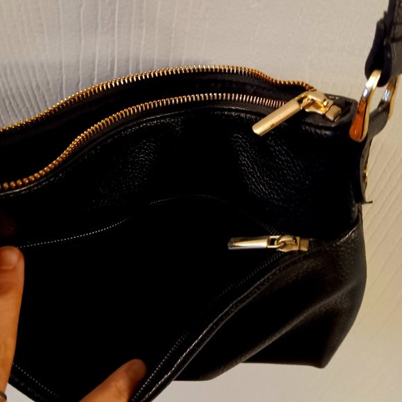 Black adjustable over the shoulder bag - Picture 6 of 6